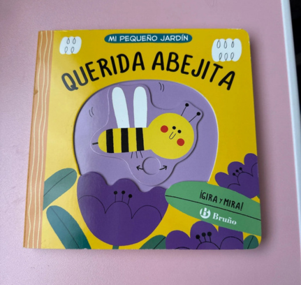 Mi pequeño jardín. Querida abejita - książka z ruchomymi elementami po hiszpańsku